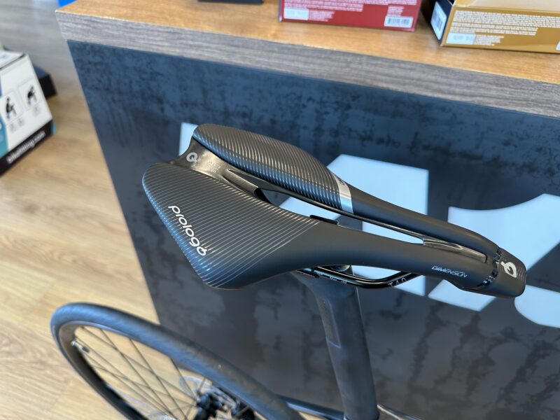 Colnago V4 - 105 Di2 12V